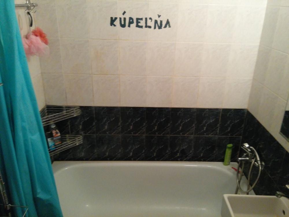Circle Apartments Ipelska 布拉迪斯拉发 外观 照片